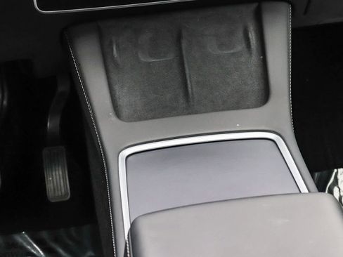 Used 2023 Tesla Model Y AWD image 19
