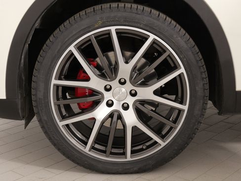 Used 2018 Maserati Levante image 60