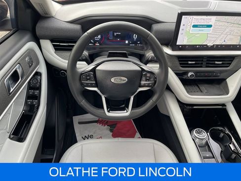 Used 2025 Ford Explorer Platinum w/ LUX Leather Package image 23