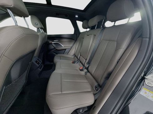 Certified 2025 Audi Q5 Premium w/ Convenience Package image 25