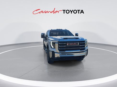 Used 2025 GMC Sierra 2500 SLT w/ SLT Premium Package image 3