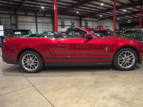 Used 2012 Ford Mustang Premium image 10