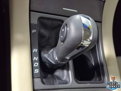 Used 2018 Ford Taurus SE FWD image 19