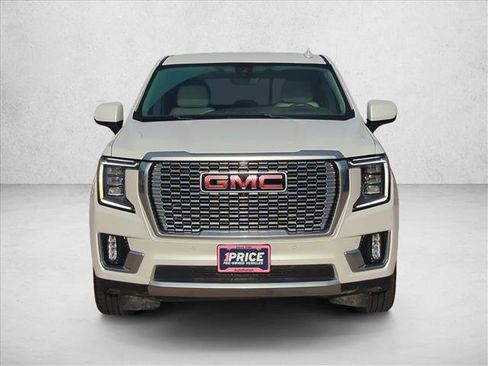 Used 2021 GMC Yukon Denali image 2
