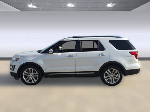 Used 2017 Ford Explorer Limited image 2