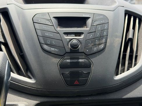 Used 2019 Ford Transit 250 148 Medium Roof RWD image 6