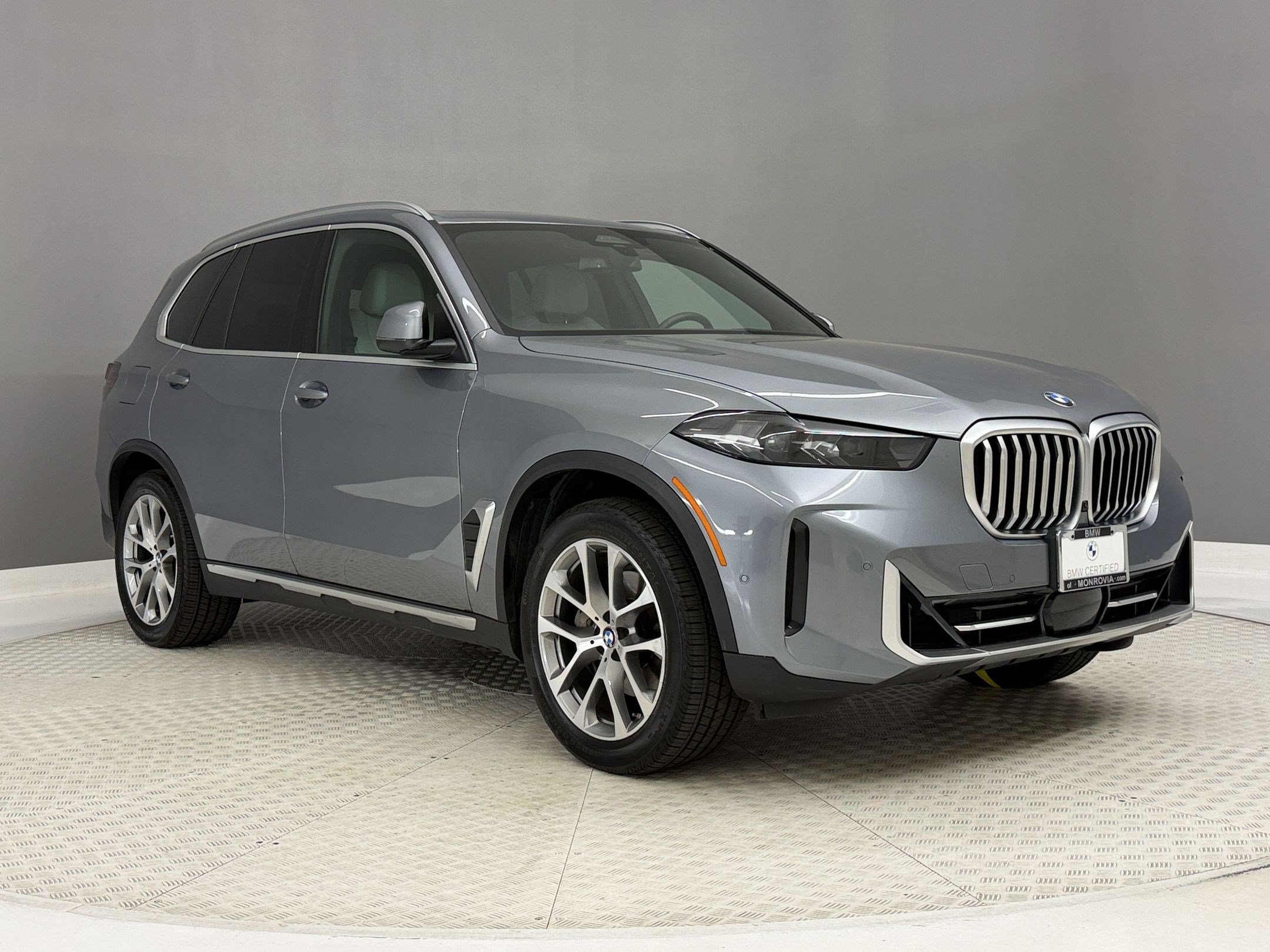 Certified 2024 BMW X5 sDrive40i w/ Parking Assistance Package RWD image 7
