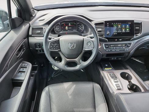 Used 2025 Honda Passport EX-L image 10