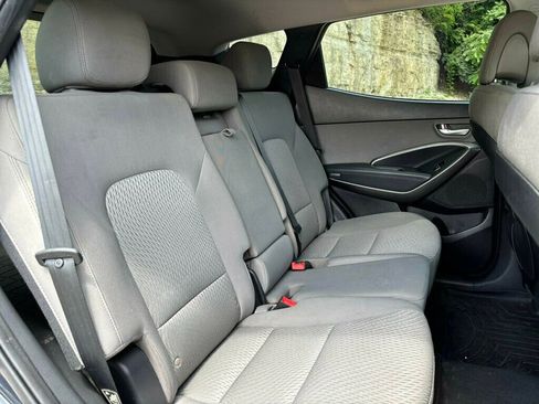 Used 2017 Hyundai Santa Fe Sport image 16