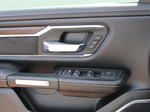 Used 2025 RAM 1500 Laramie image 16