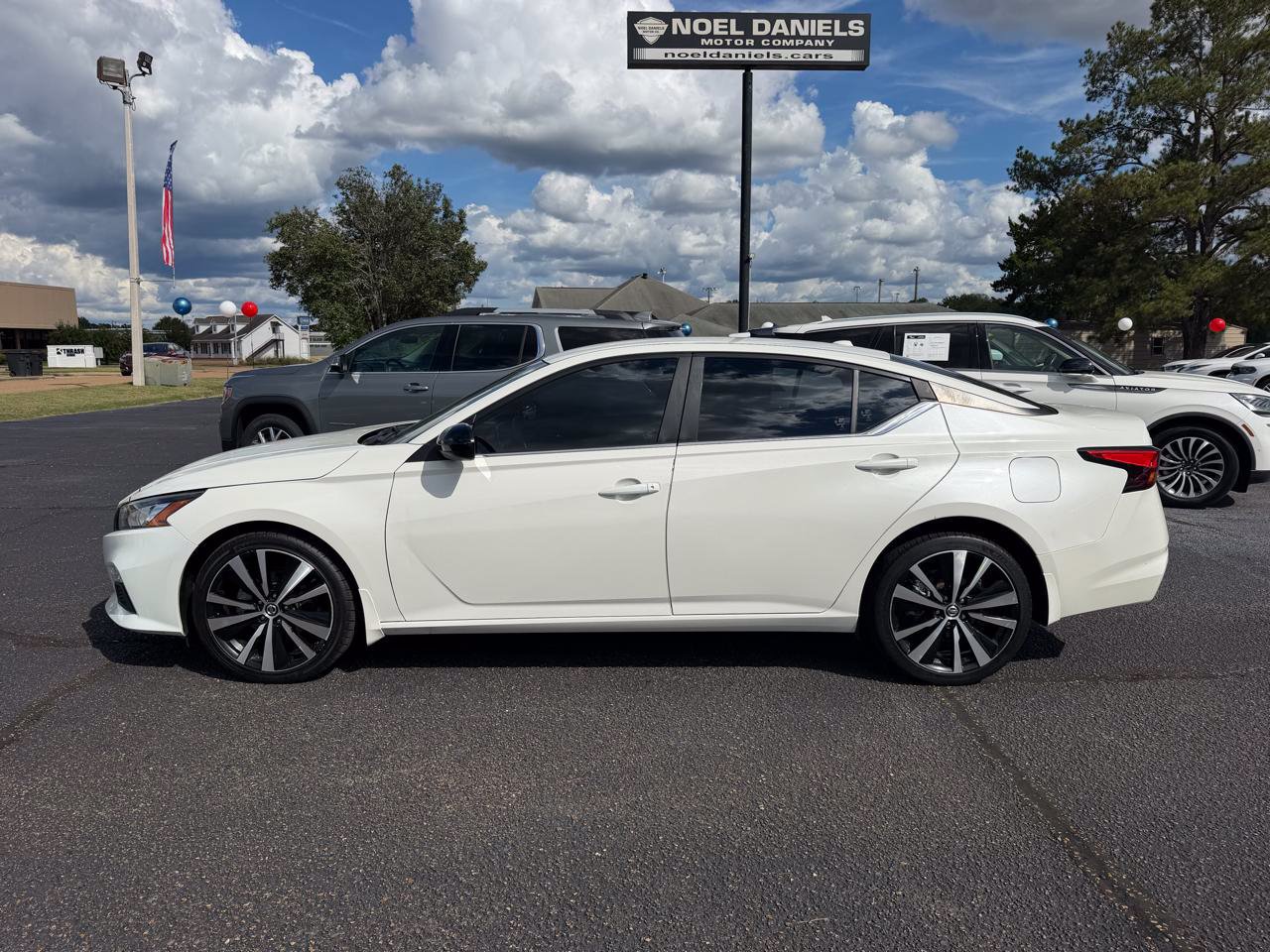 Used 2022 Nissan Altima 2.5 SR AWD/4WD image 12