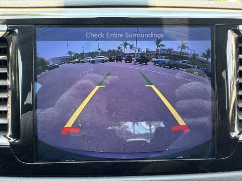 Used 2017 Chrysler Pacifica Touring-L Plus w/ Tire & Wheel Group FWD image 31
