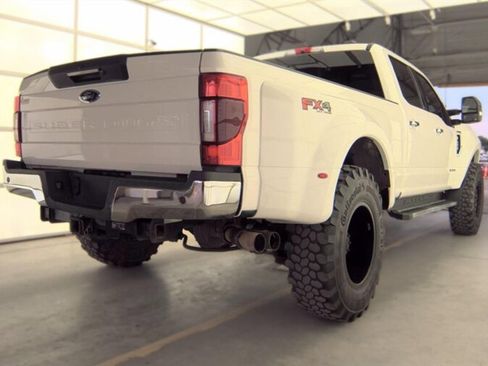 Used 2022 Ford F450 Lariat w/ Lariat Ultimate Package AWD/4WD image 3