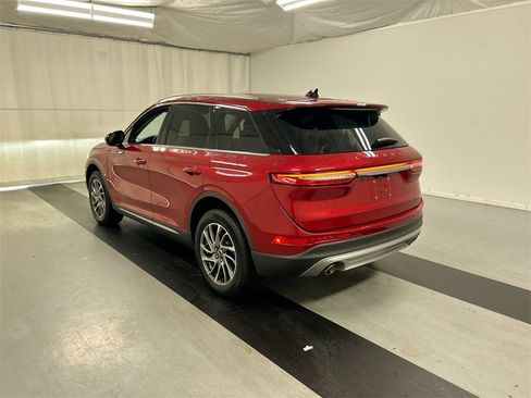 Used 2022 Lincoln Corsair AWD w/ Equipment Group 101A image 7