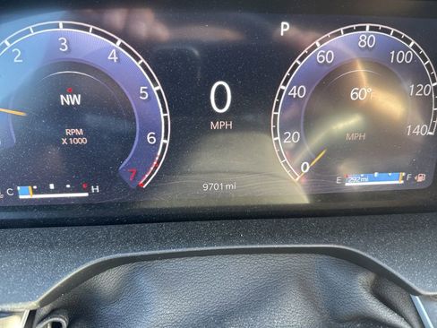 Used 2024 Jeep Grand Cherokee Altitude RWD image 9