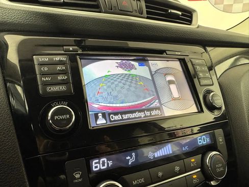 Used 2016 Nissan Rogue SL w/ SL Premium Package AWD/4WD image 18