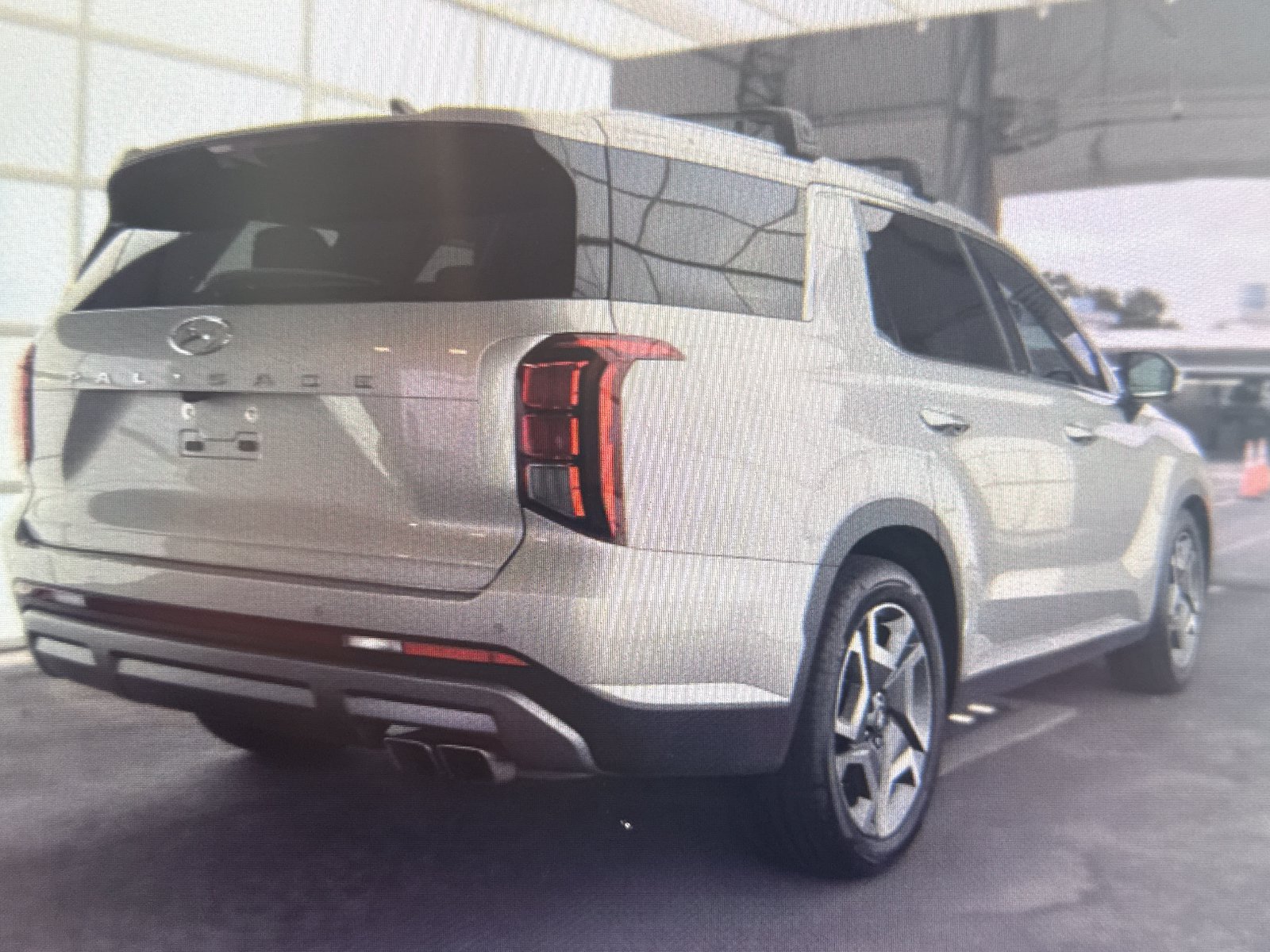 Used 2024 Hyundai Palisade SEL FWD image 2