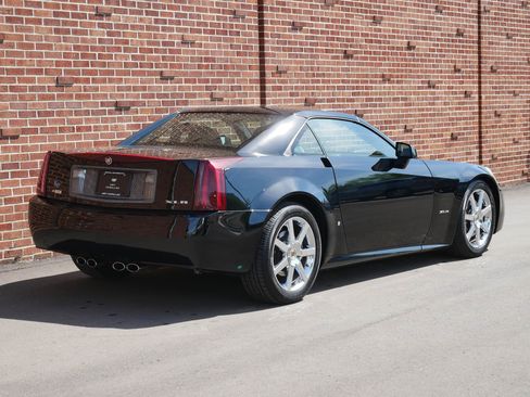 Used 2007 Cadillac XLR RWD image 25