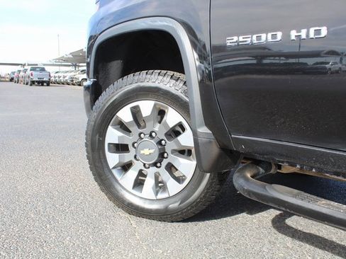 Used 2022 Chevrolet Silverado 2500 Custom w/ Custom Value Package image 9