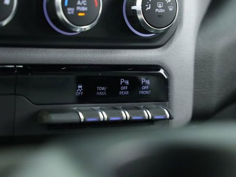 Used 2023 RAM 1500 Big Horn image 24