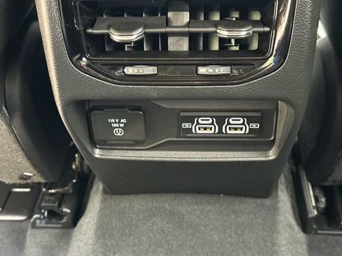 Used 2025 Jeep Grand Cherokee Altitude AWD/4WD image 20