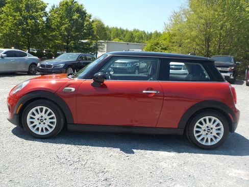 Used 2015 MINI Cooper 2-Door Hardtop image 2