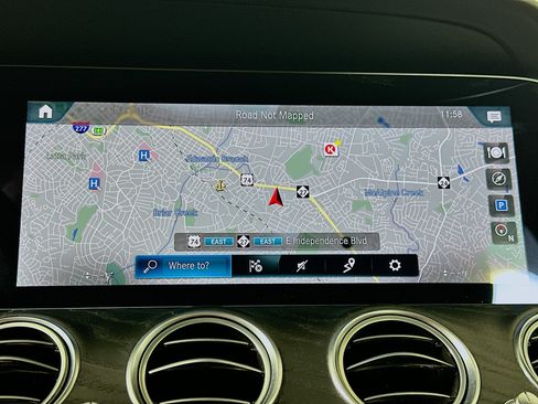 Used 2021 Mercedes-Benz E 350 4MATIC Sedan image 22