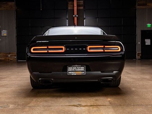 Used 2023 Dodge Challenger SRT Hellcat w/ Driver Convenience Group RWD image 7