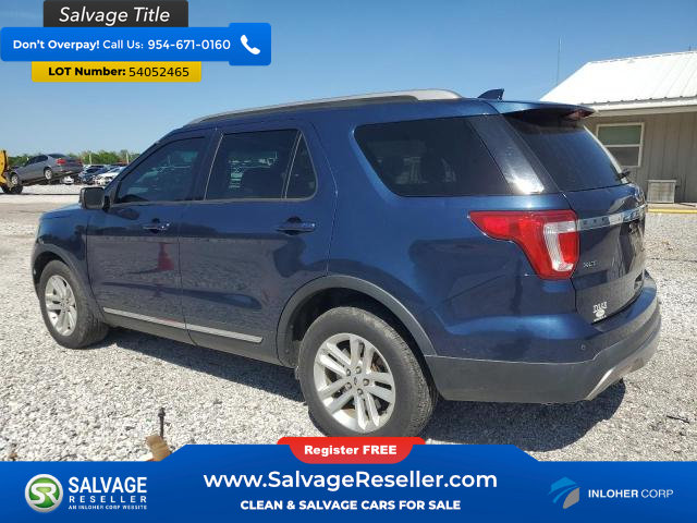 Used 2017 Ford Explorer XLT w/ Equipment Group 202A FWD image 3