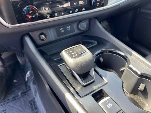 Used 2025 Nissan Rogue SV AWD/4WD image 45