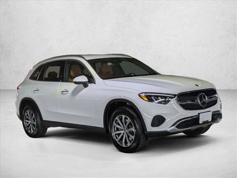 Certified 2025 Mercedes-Benz GLC 300 image 6