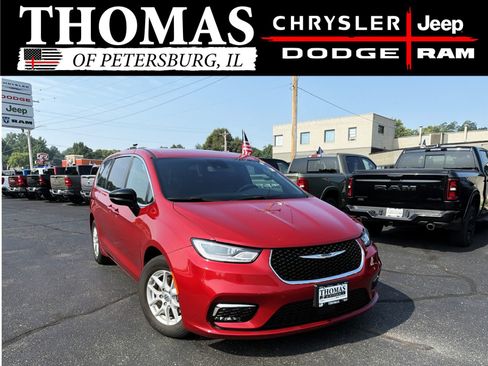 Used 2025 Chrysler Pacifica Select FWD image 1