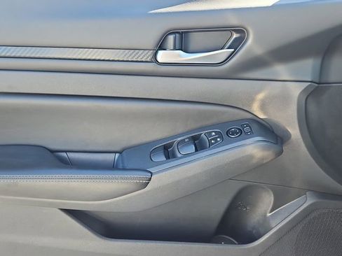 Used 2024 Nissan Altima 2.5 SV image 33