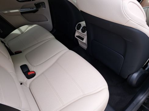 Certified 2025 Mercedes-Benz GLC 350e 4MATIC image 12