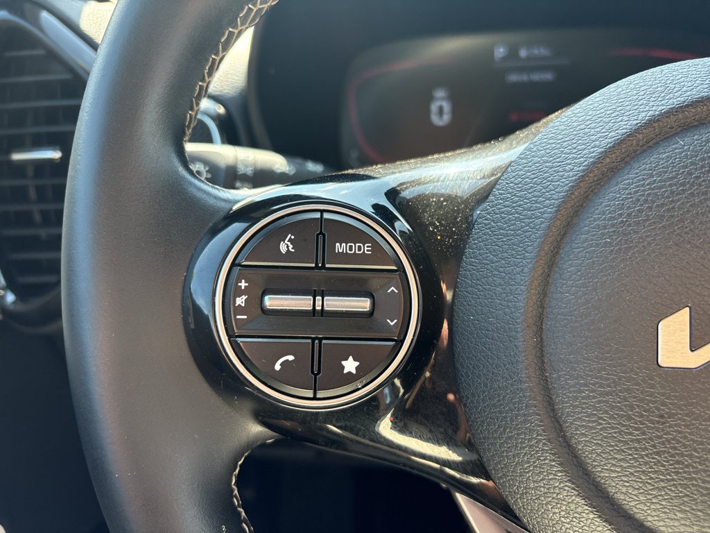 Used 2024 Kia Soul GT-Line FWD image 28