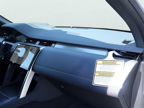 New 2025 Land Rover Discovery Sport Dynamic SE image 10