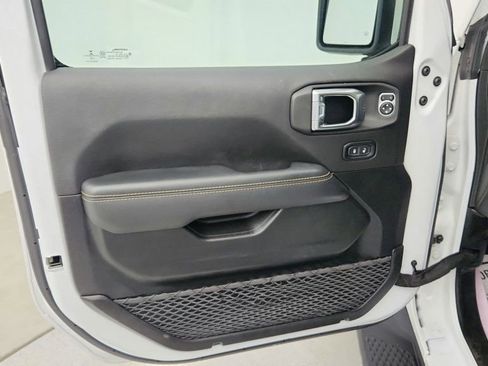 Used 2022 Jeep Gladiator Overland image 10