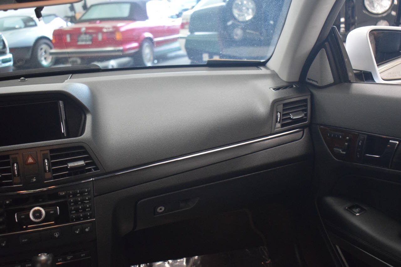 Used 2011 Mercedes-Benz E 550 Coupe image 30