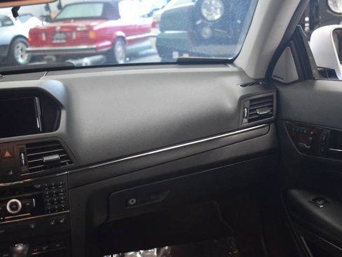Used 2011 Mercedes-Benz E 550 Coupe image 30