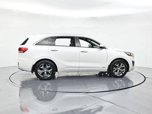 Used 2016 Kia Sorento SX w/ SXL Technology Package AWD/4WD image 2