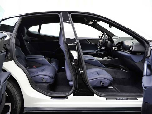 Certified 2024 Ferrari Purosangue image 14