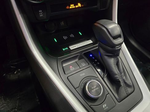 Used 2024 Toyota RAV4 AWD Hybrid image 25