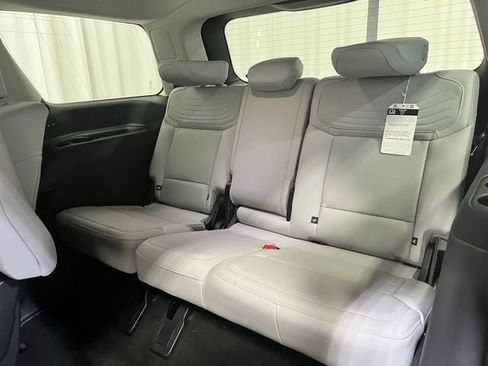 New 2025 Ford Expedition Platinum w/ Platinum Ultimate Package image 13