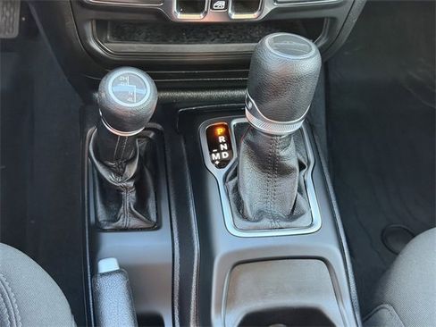 Used 2021 Jeep Gladiator Sport image 23