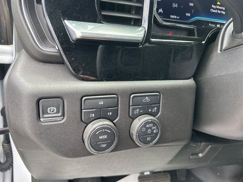 Used 2025 Chevrolet Silverado 2500 LT AWD/4WD image 17
