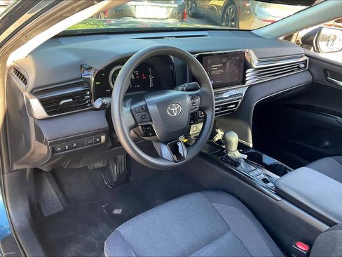 Used 2025 Toyota Camry LE image 17