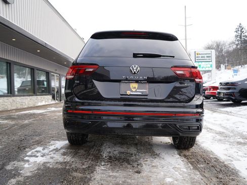 Used 2022 Volkswagen Tiguan SE R-Line image 8