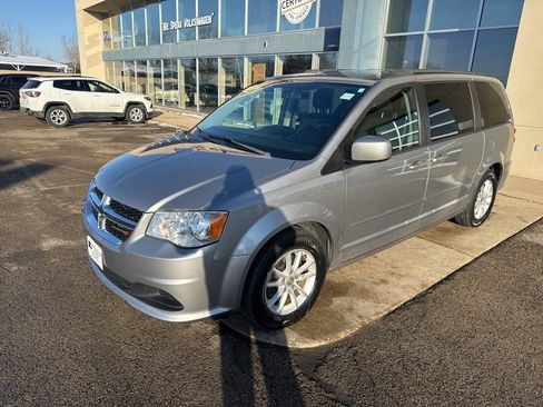 Used 2014 Dodge Grand Caravan SXT image 4