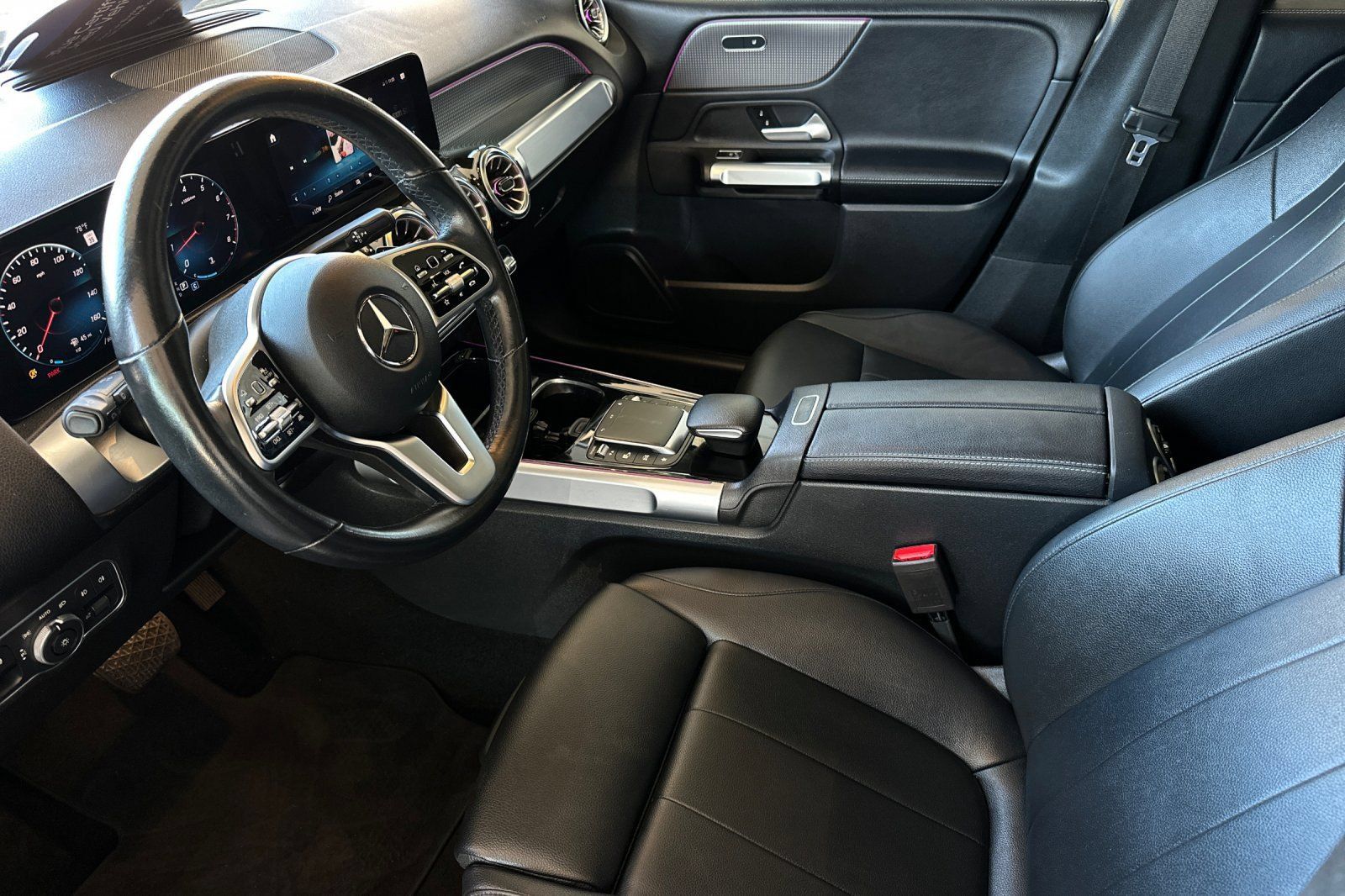Used 2022 Mercedes-Benz GLB 250 4MATIC image 9