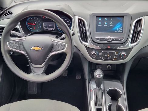 Used 2018 Chevrolet Equinox LS image 25